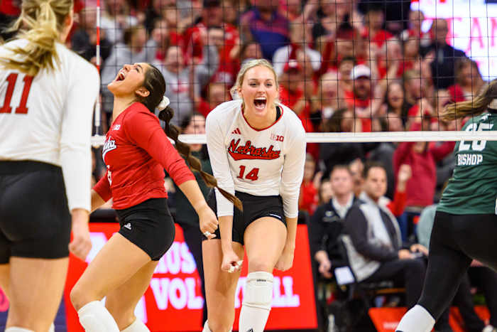 11_Lexi Rodriguez, Ally Batenhortst_VB vs Michigan State 1013